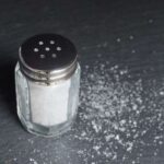Jak ograniczyć spożywanie soli? Praktyczne wskazówki